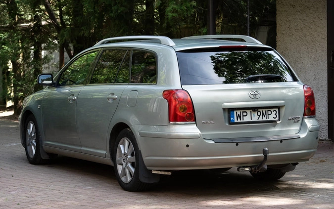 Toyota Avensis cena 12500 przebieg: 330000, rok produkcji 2003 z Miłomłyn małe 211